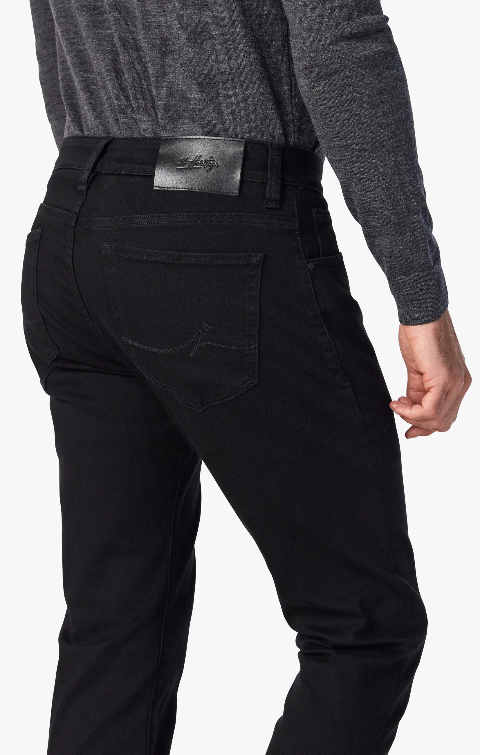 Cool Tapered Leg Jeans in Black Urban