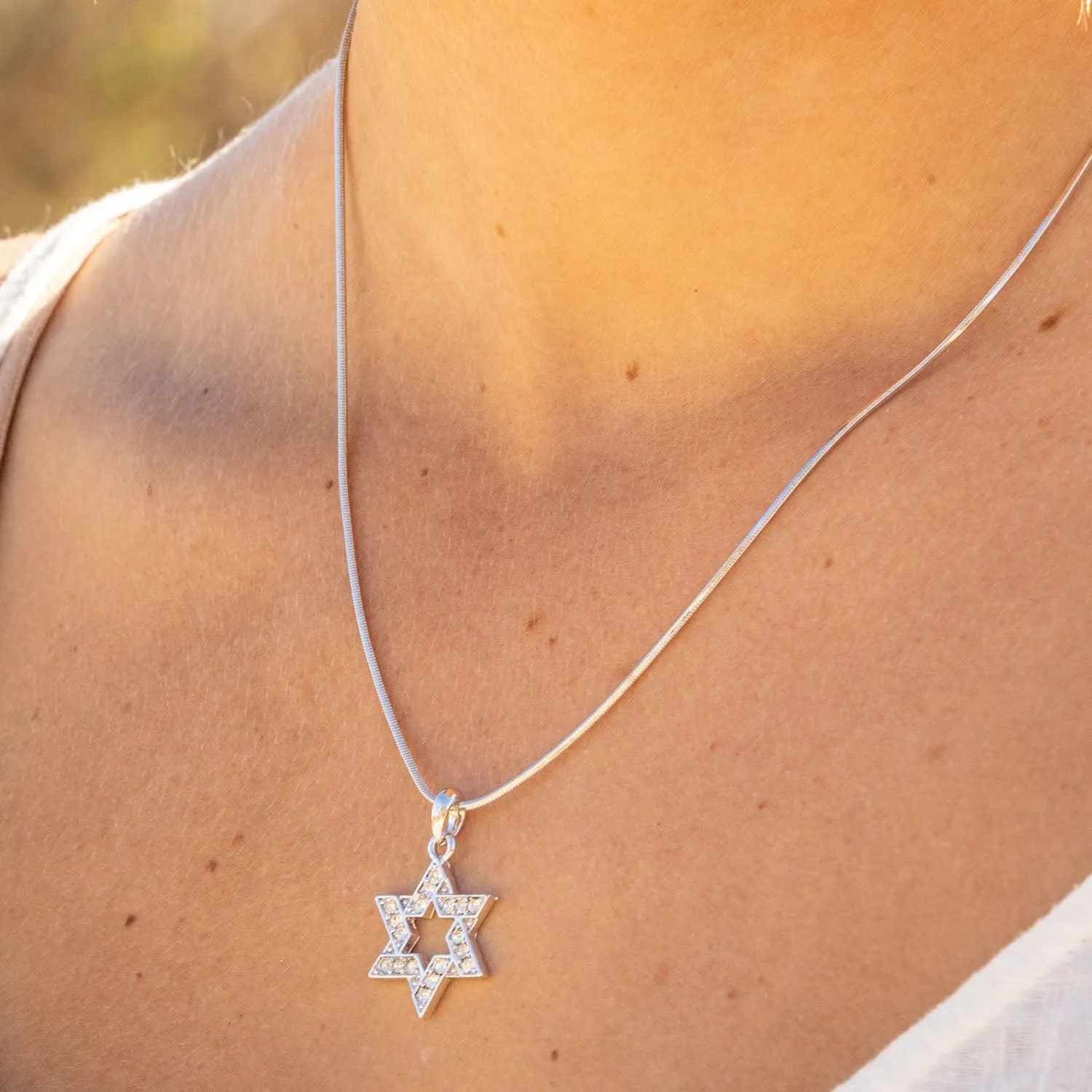 Empire Cove Star Pendant Necklace Silver Toned Rhinestone Fashion Jewelry