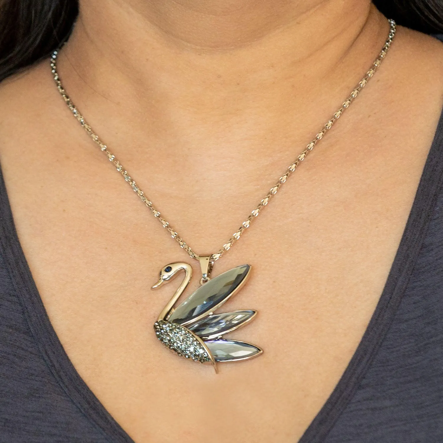 Empire Cove Swan Pendant Necklace Silver Toned Rhinestone Fashion Jewelry