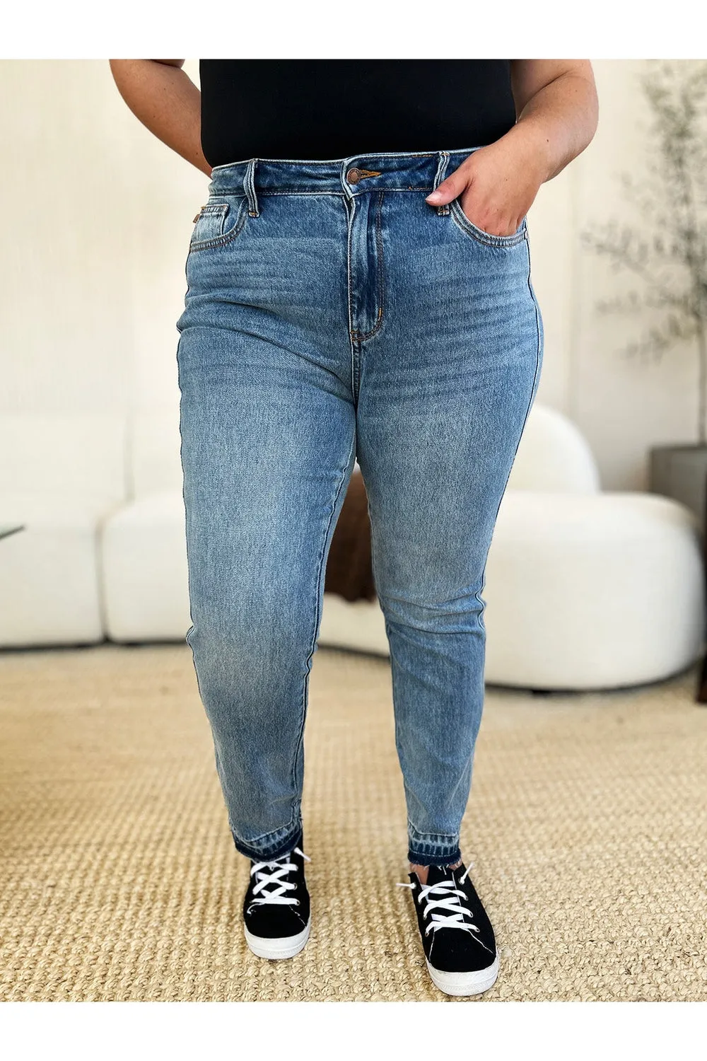 Judy Blue Full Size Mid Rise Rigid Magic Release Hem Jeans