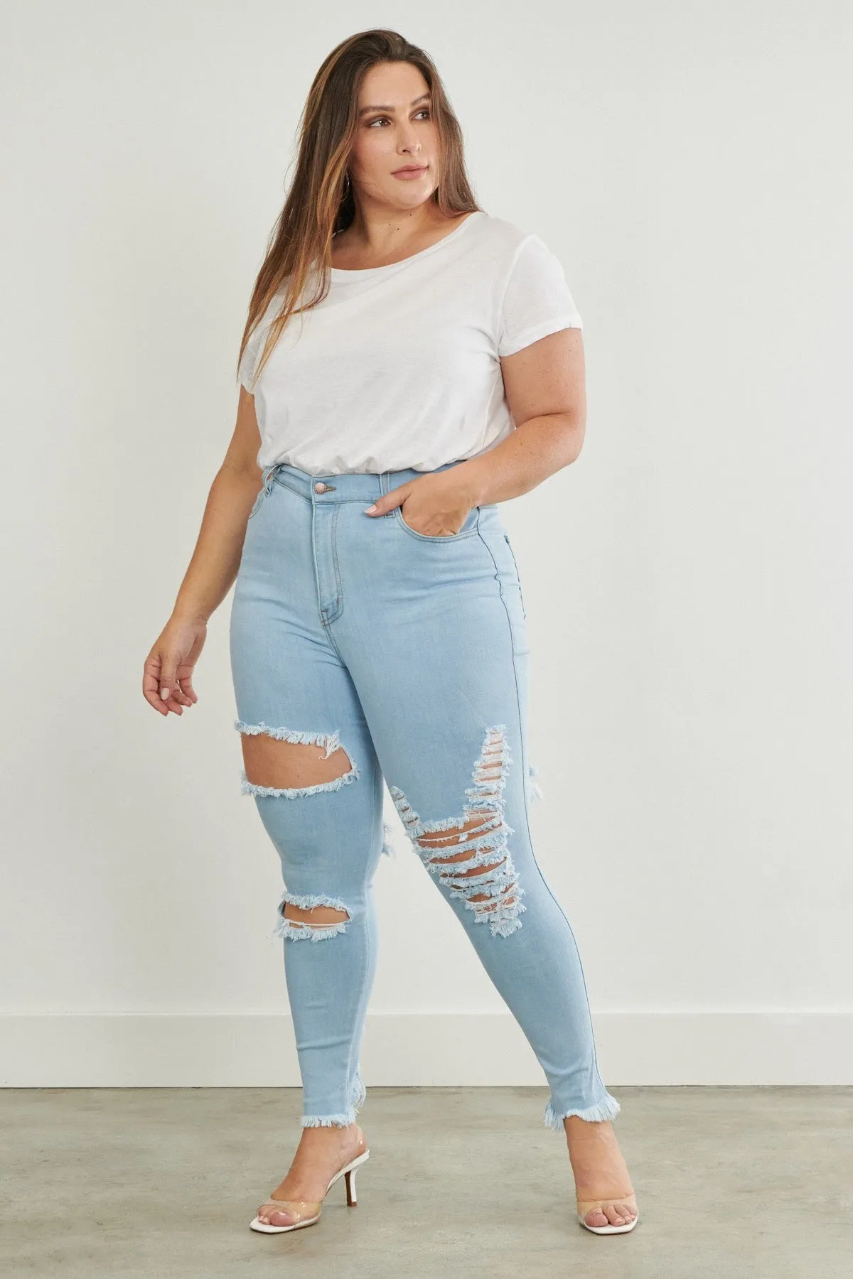 PLUS Klaudia Distressed Jeans