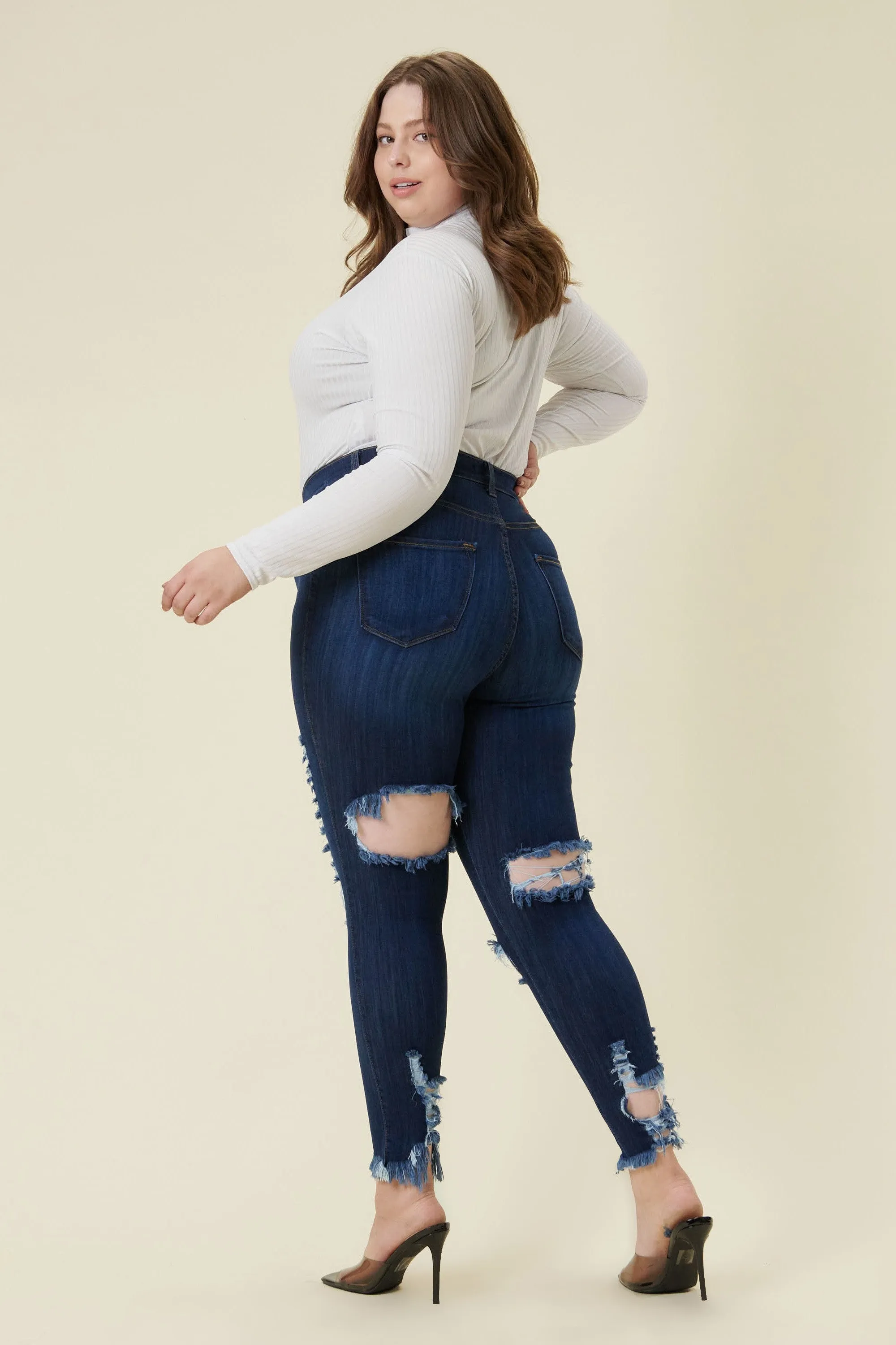 PLUS Klaudia Distressed Jeans