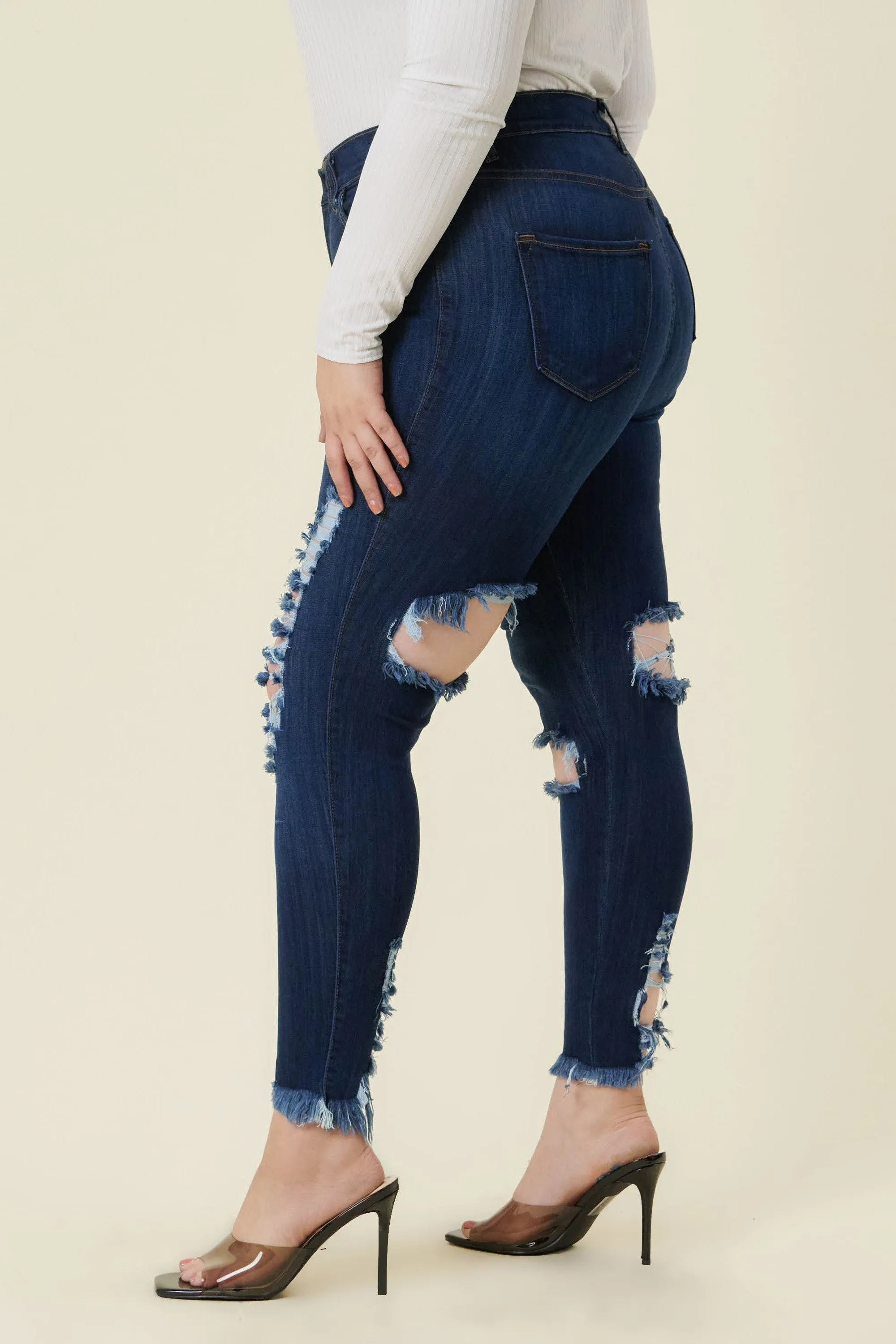 PLUS Klaudia Distressed Jeans